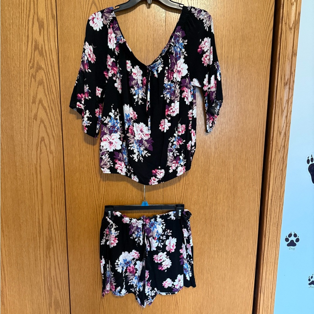 Maurices Black Floral Blouse and Shorts Set